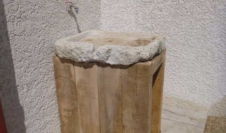 Pose d'un évier extérieur en pierre 